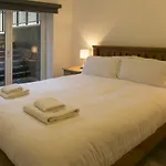 Stylish One Bed Apartment With Private Garden