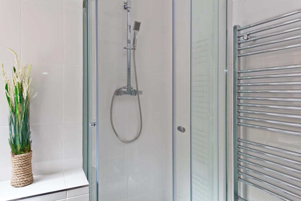 Stylish One Bed Apartment With Private Garden Apartment